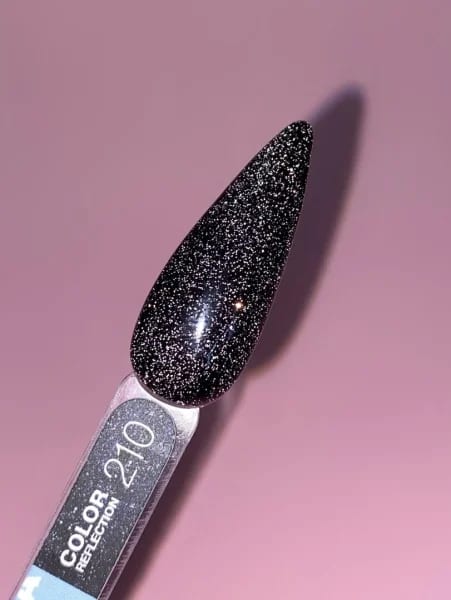 Gel polish reflection 210
