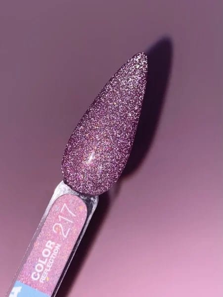 Gel polish reflection 217